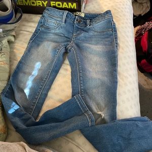 Squeeze girls slim fitting jeans